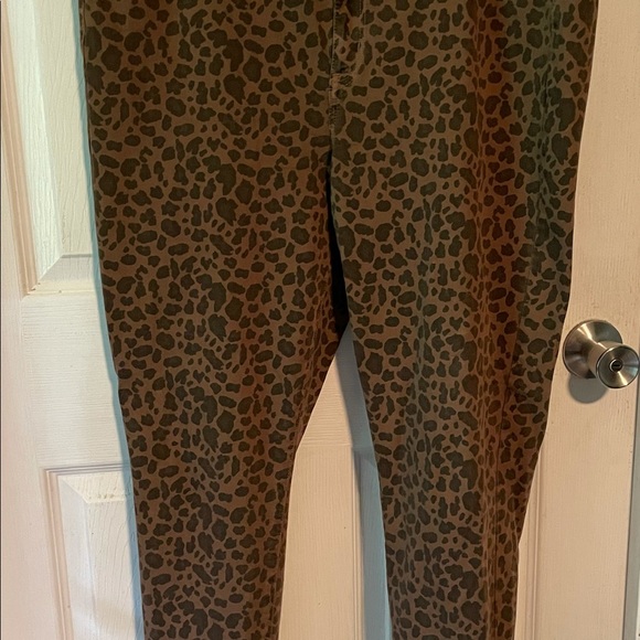 American Eagle Cheetah Jeggings NWOT - Picture 4 of 4